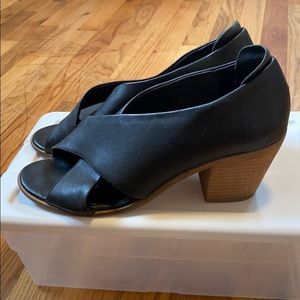 Kelsi Dagger leather heels size 8.5